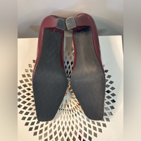 EA by Etienne Aigner Burgundy Halt Leather Pumps 8.5 Block Heels. - Picture 2 of 7
